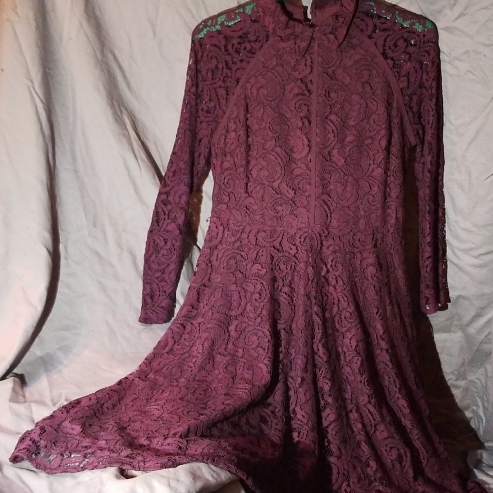 Womens size 10 maroon colored lace dress